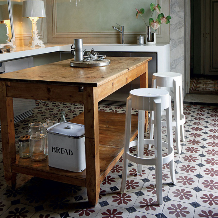 Charles Ghost, Stool, Crystal