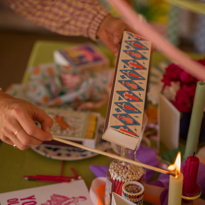 Cosmic Ladies, Long Matchbox, 45 Pcs