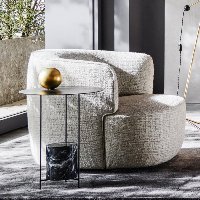 Alma, Armchair
