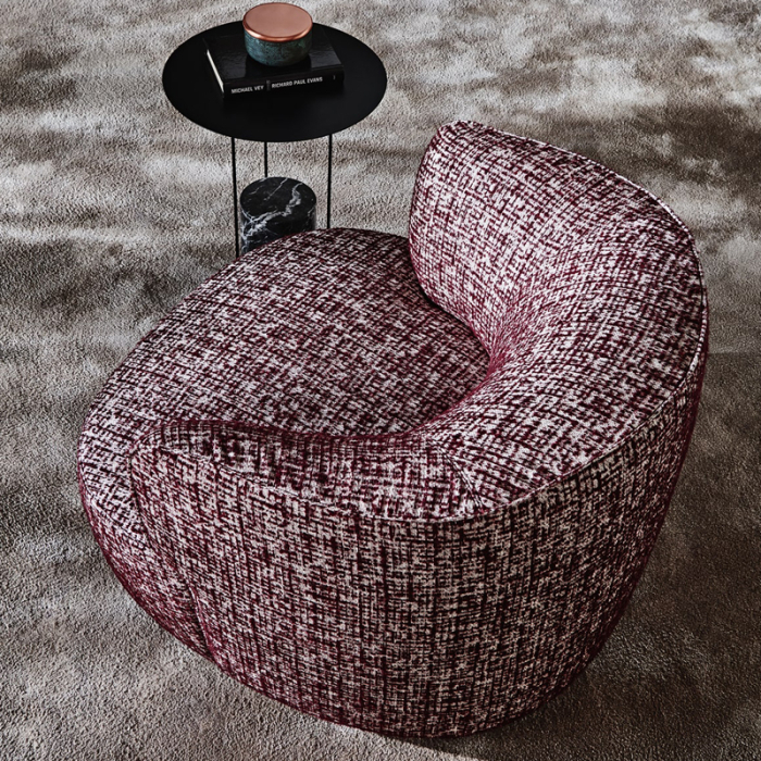 Alma, Armchair