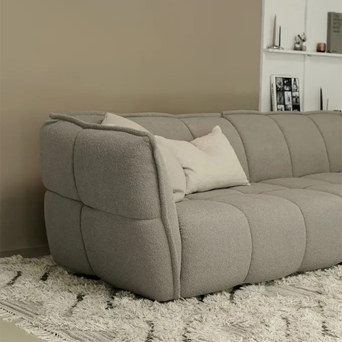 Clyde, Sofa