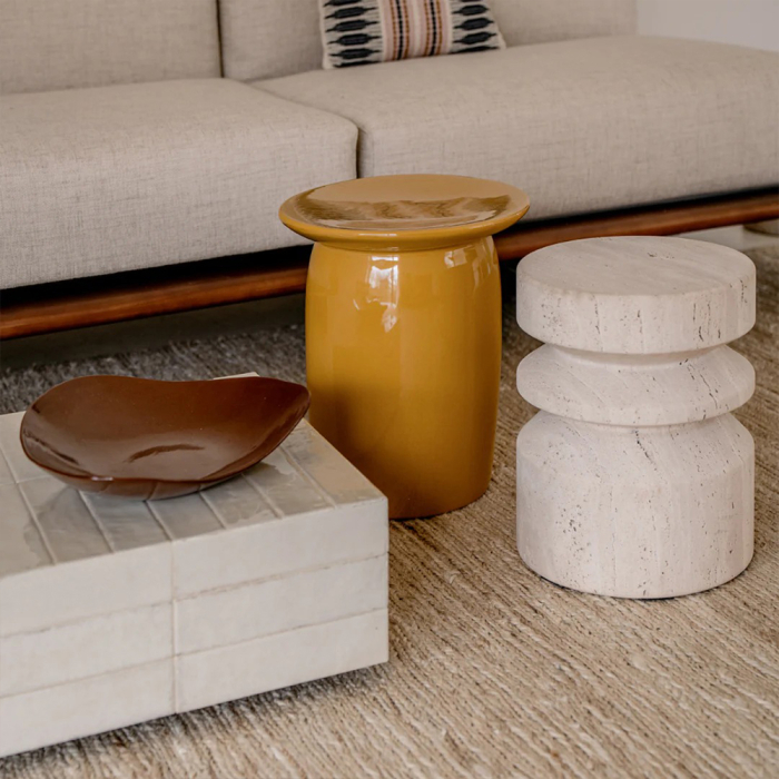 Kivo, Stool