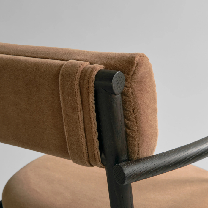 Nama, Dining Chair w/ Armrest, Coffee Black Oak-Desert 