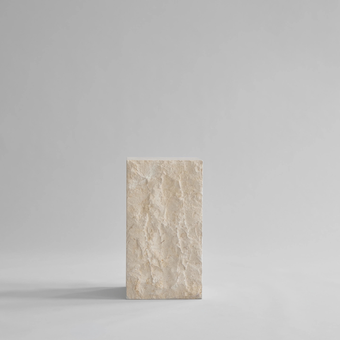 Podium, Medium, Limestone
